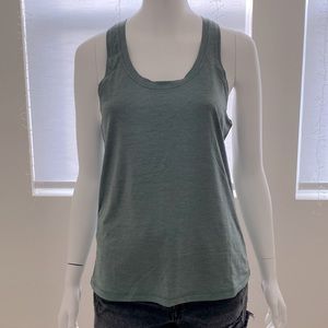 Vuori Lux Performance Tank